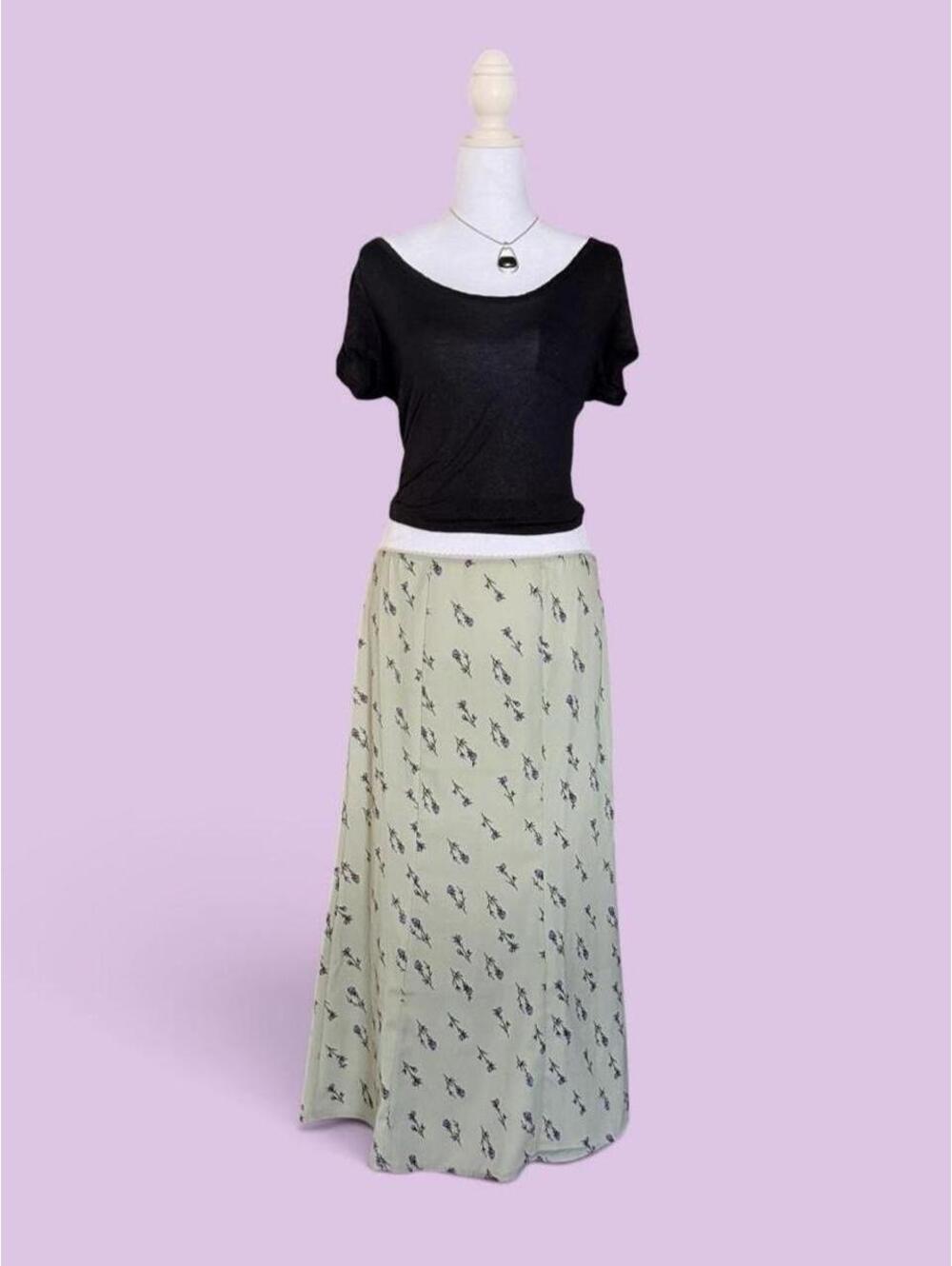 UNIF green floral maxi skirt with lace trim #floral #maxiskirt